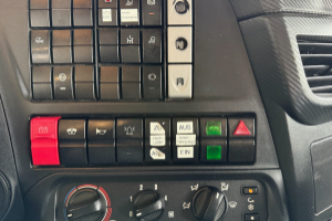 lastwagen_-_340t45_trakker__8x4_-_iveco_252420.jpg