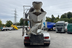 lastwagen_-_440_cursor_8x4_liebherr_-_iveco_254919.jpg