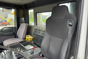 lastwagen_-_440_cursor_8x4_liebherr_-_iveco_254928.jpg