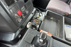 lastwagen_-_440_cursor_8x4_liebherr_-_iveco_254929.jpg