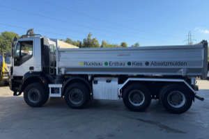 lastwagen_-_500_8x4_kipper_bordmatik_-_iveco_256900.jpg