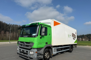 lastwagen_-_actros_183_kuehlkasten_m_hebebuehne__-_mercedes_177495.jpg