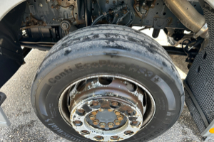 lastwagen_-_actros_183_kuehlkasten_m_hebebuehne__-_mercedes_177511.jpg