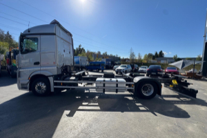 lastwagen_-_actros_1840_4x2_bdf_-_mercedes_303205.jpg