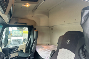 lastwagen_-_actros_1842_4x2_kuehler_gas__-_mercedes_188902.jpg
