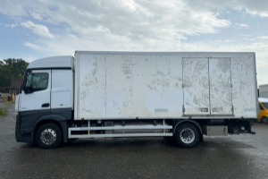 lastwagen_-_actros_1842_4x2_kuehler_gas__-_mercedes_188912.jpg