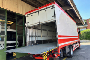 lastwagen_-_actros_1848_-_mercedes_238757.jpg