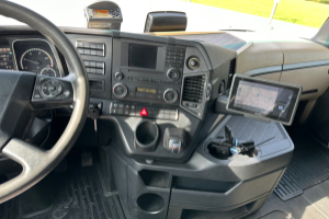lastwagen_-_actros_18_42_4x2_kuehlfahrzeug__-_mercedes_189752.jpg