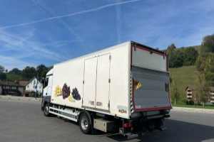 lastwagen_-_actros_18_42_4x2_kuehlfahrzeug__-_mercedes_189762.jpg