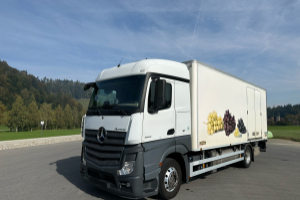 lastwagen_-_actros_18_42_4x2_kuehlfahrzeug__-_mercedes_189763.jpg