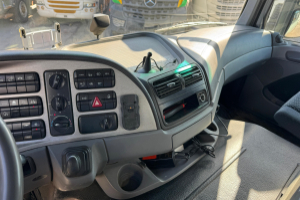 lastwagen_-_actros_2541_6x2_nencki_26t_-_mercedes_303226.jpg