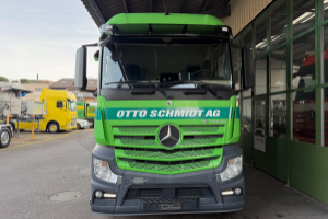 lastwagen_-_actros_2543_6x2_-_mercedes_276260.jpg