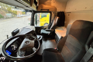 lastwagen_-_actros_2543_6x2_-_mercedes_276261.jpg