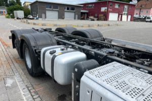 lastwagen_-_actros_2543_6x2__-_mercedes_185979.jpg