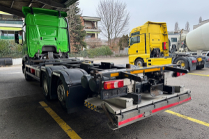 lastwagen_-_actros_2543_6x2__-_mercedes_216884.jpg