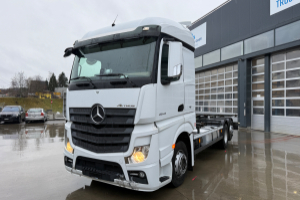 lastwagen_-_actros_2543_6x2__-_mercedes_275692.jpg