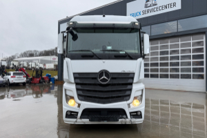 lastwagen_-_actros_2543_6x2__-_mercedes_275693.jpg