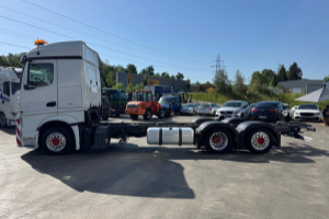 lastwagen_-_actros_2548_6x2__-_mercedes_306914.jpg