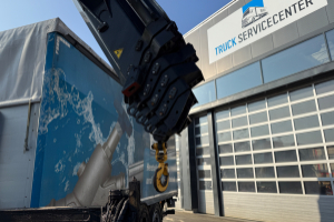 lastwagen_-_actros_2548_6x2_hiab_244-5__-_mercedes_257970.jpg