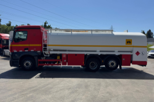 lastwagen_-_actros_2551_6x2_tank_21_600l_-_mercedes_290607.jpg