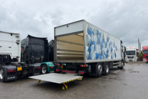 lastwagen_-_actros_25_42_6x2__-_mercedes_291495.jpg