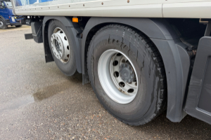lastwagen_-_actros_25_42_6x2__-_mercedes_291498.jpg