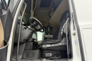 lastwagen_-_actros_25_42_6x2__-_mercedes_291501.jpg