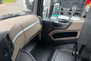 lastwagen_-_actros_25_42_6x2__-_mercedes_291506.jpg