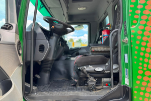 lastwagen_-_actros_2646_6x4_hiab_166-5_-_mercedes_296022.jpg