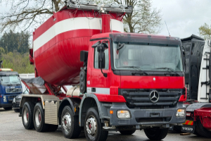 lastwagen_-_actros_3241_8x4_silo_isoliert__-_mercedes_284341.jpg