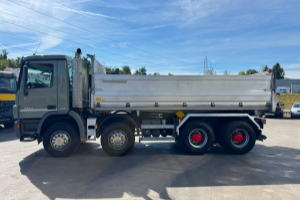 lastwagen_-_actros_3244_8x4_meiller_bordmatik_-_mercedes_296217.jpg