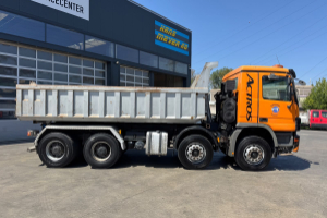 lastwagen_-_actros_3246_8x4_sws_kipper_mischer_9m3_-_mercedes_306428.jpg