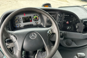 lastwagen_-_actros_3246_8x4_wechselsistem_kipper__-_mercedes_202936.jpg