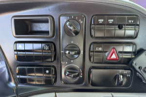 lastwagen_-_actros_3248_8x4_abroller__-_mercedes_293413.jpg