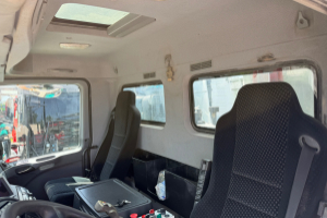 lastwagen_-_actros_3248_8x4_abroller__-_mercedes_293415.jpg