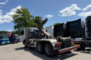 lastwagen_-_actros_3248_8x4_abroller__-_mercedes_293417.jpg