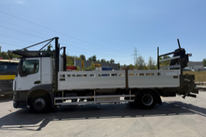 lastwagen_-_antos_1836_4x2_hiab_122-4__-_mercedes_297967.jpg