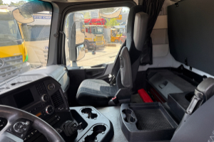 lastwagen_-_antos_1836_4x2_hiab_122-4__-_mercedes_297978.jpg