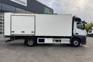 lastwagen_-_antos_1843_4x2_kuehler_-_mercedes_307031.jpg
