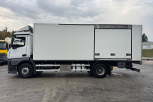 lastwagen_-_antos_1843_4x2_kuehler_-_mercedes_307036.jpg