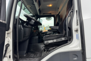 lastwagen_-_antos_1843_4x2_kuehler_-_mercedes_307038.jpg