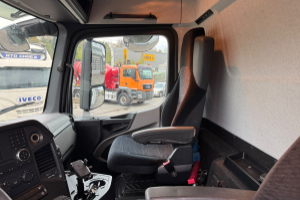 lastwagen_-_antos_1843_4x2_kuehler_-_mercedes_307039.jpg