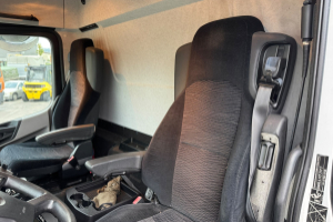 lastwagen_-_antos_1843_4x2_kuehler_-_mercedes_307040.jpg
