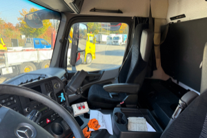 lastwagen_-_antos_2540_6x2__engine_defect__-_mercedes_258067.jpg