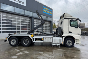 lastwagen_-_antos_2543_6x2_hiab_21t_-_mercedes_282562.jpg