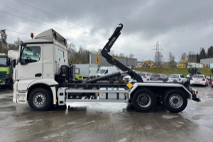 lastwagen_-_antos_2543_6x2_hiab_21t_-_mercedes_282566.jpg