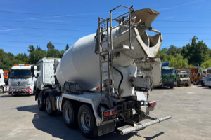 lastwagen_-_arcos_3240_8x4_stetter_9m3_-_mercedes_295008.jpg
