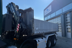 lastwagen_-_arocs_3242_8x4_hiab_166-4_-_mercedes_256882.jpg