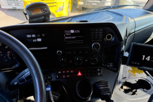 lastwagen_-_arocs_3242_8x4_hiab_166-4_-_mercedes_256889.jpg