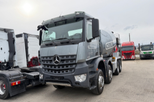 lastwagen_-_arocs_3251_8x4_liebherr_9m3__-_mercedes_279086.jpg